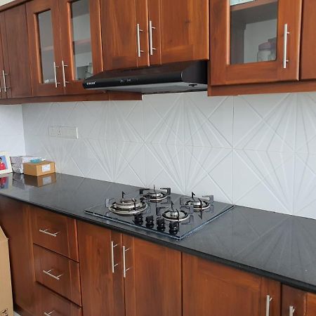 New 2 Bedroom Apartment, 100M Away From The Beach Dehiwala-Mount Lavinia Exterior photo