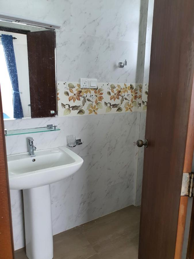 New 2 Bedroom Apartment, 100M Away From The Beach Dehiwala-Mount Lavinia Exterior photo