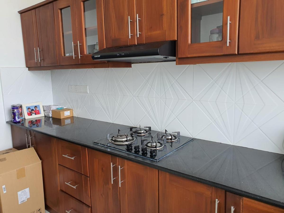 New 2 Bedroom Apartment, 100M Away From The Beach Dehiwala-Mount Lavinia Exterior photo